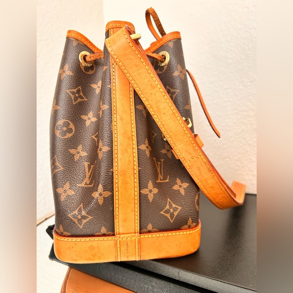 SOLD‼️‼️‼️Oldie but goodie LV - Picture 2 of 8